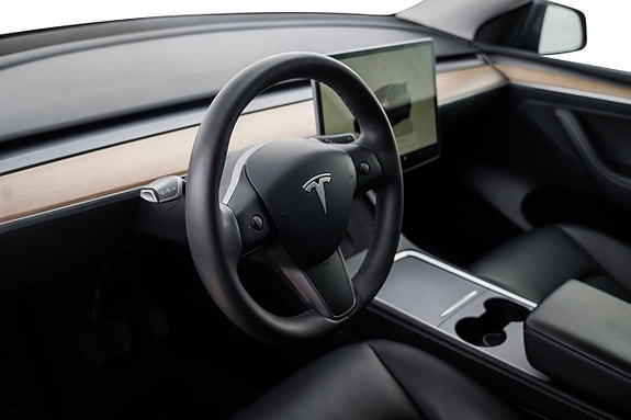 Tesla Model Y 11 of 23