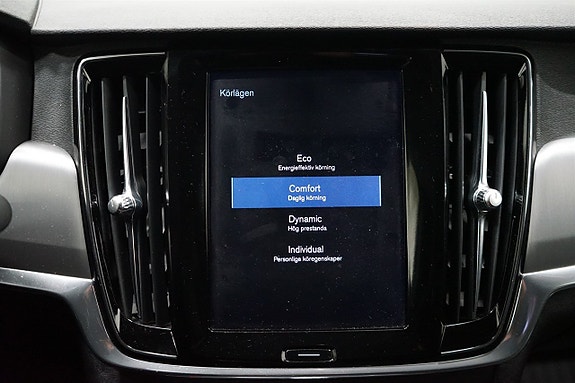 Volvo S90 18 of 22