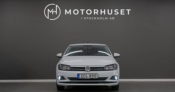 Volkswagen Polo 2 of 5