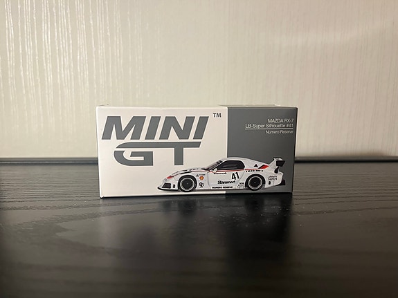 Mazda rx-7 super silhouette Mini GT modellbil vit