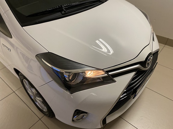 Toyota Yaris 9 of 17