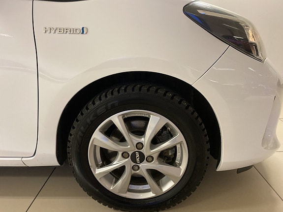 Toyota Yaris 10 of 17