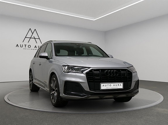 Audi Q7 3 of 5