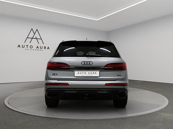 Audi Q7 5 of 5