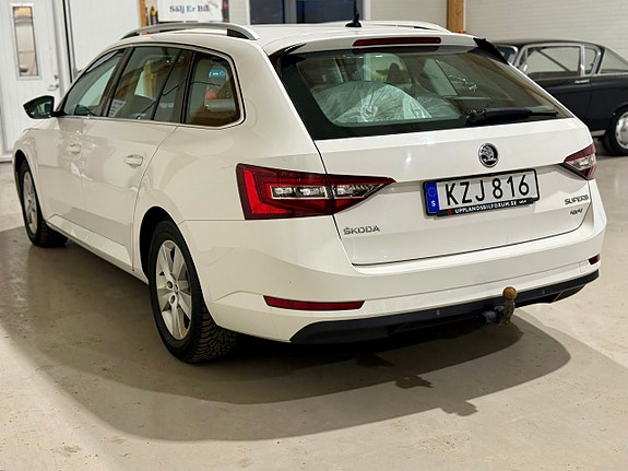 Skoda Superb 3 of 5