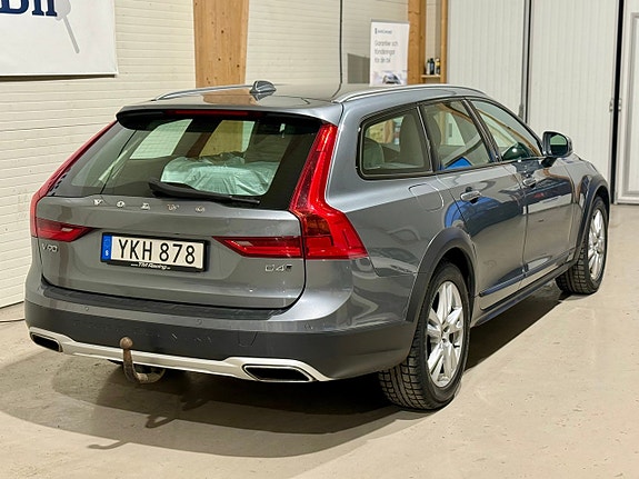 Volvo V90 Cross Country 4 of 5