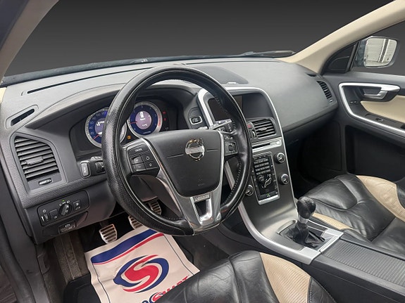 Volvo XC60 6 of 12