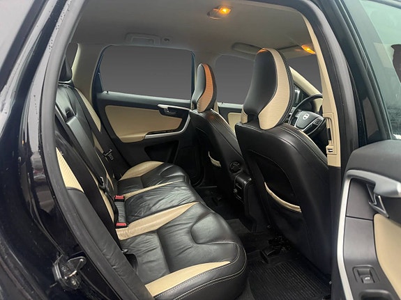 Volvo XC60 12 of 12