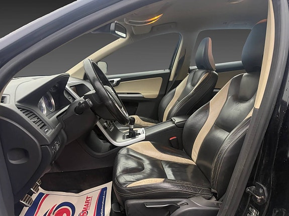 Volvo XC60 7 of 12
