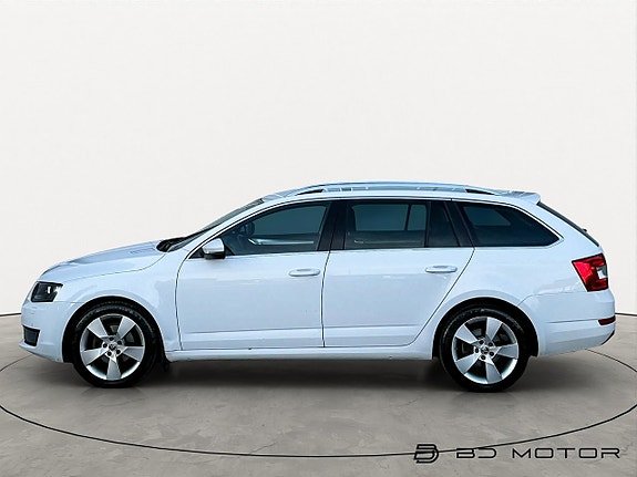 Skoda Octavia 2 of 5