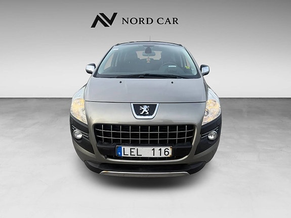 Peugeot 3008 2 of 5