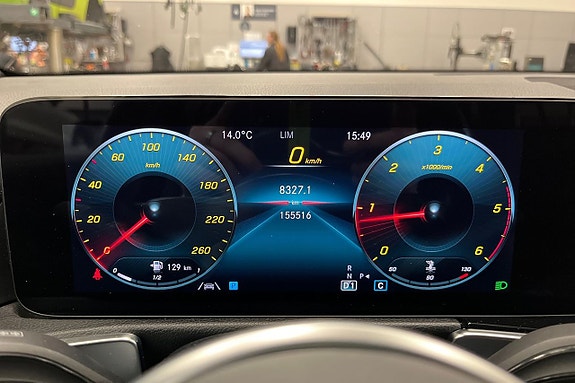 Mercedes-Benz GLB200 d 18 of 26