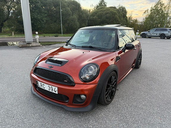 MINI Cooper S 4 of 5
