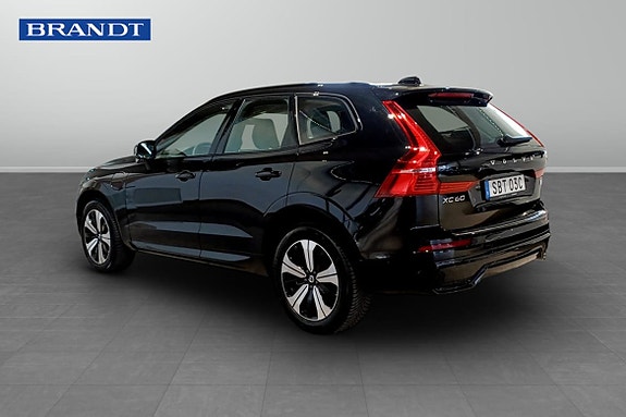 Volvo XC60 2 of 5