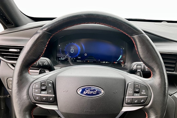 Ford Explorer 10 of 12