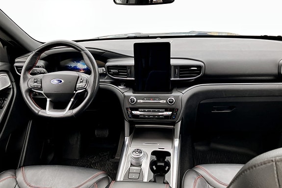 Ford Explorer 6 of 12