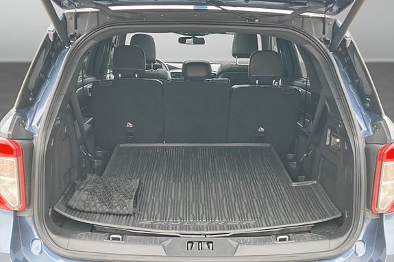 Ford Explorer 12 of 12