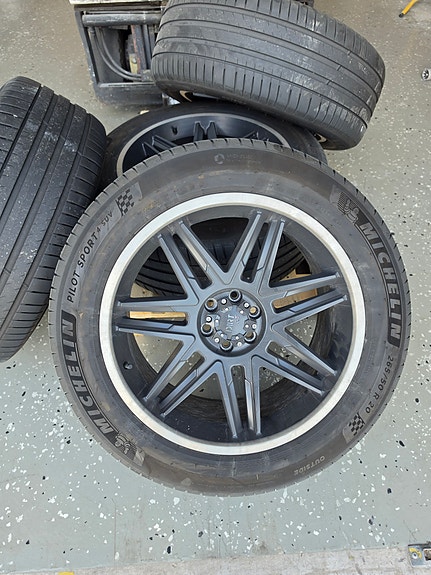 Product image 2 of 9