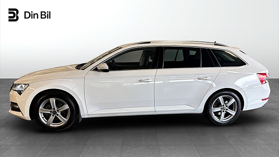 Skoda Superb 2 of 5