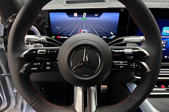 Mercedes-Benz GLB250+ 16 of 24