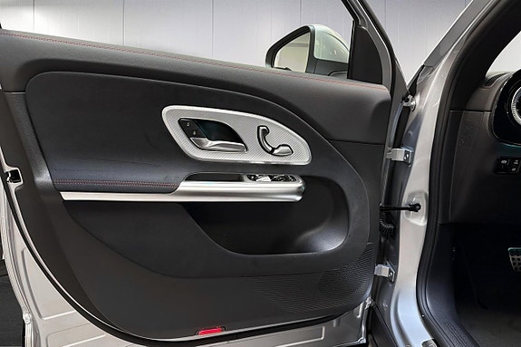 Mercedes-Benz GLB250+ 19 of 24