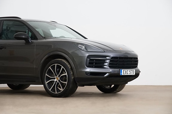 Porsche Cayenne 5 of 5