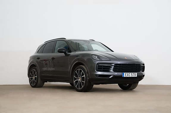 Porsche Cayenne 4 of 5