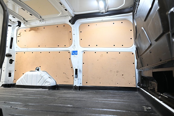 Ford Transit Custom 8 of 25
