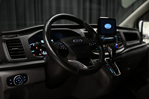 Ford Transit Custom 13 of 25