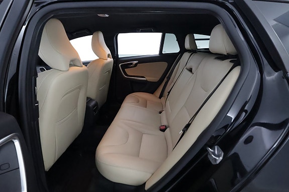 Volvo V60 11 of 23