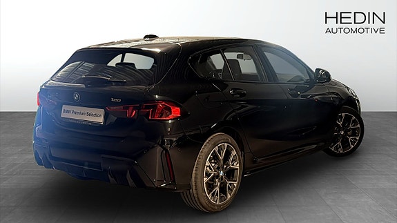 BMW 120 2 of 5