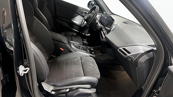 BMW 120 3 of 5