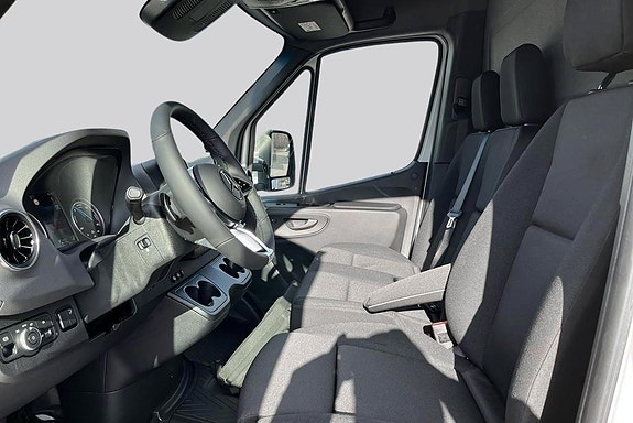 Mercedes-Benz eSprinter 420 8 of 14