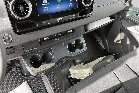 Mercedes-Benz eSprinter 420 12 of 14