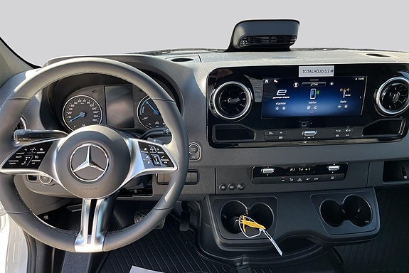 Mercedes-Benz eSprinter 420 7 of 14
