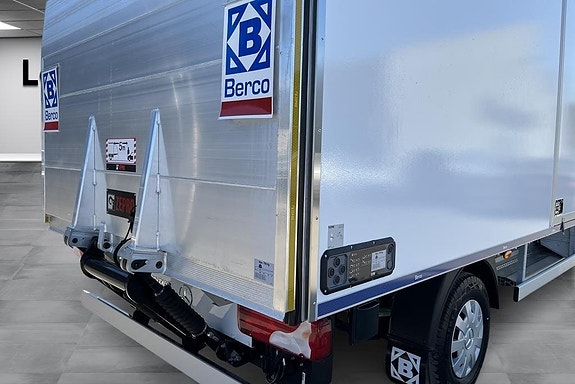 Mercedes-Benz eSprinter 420 14 of 14
