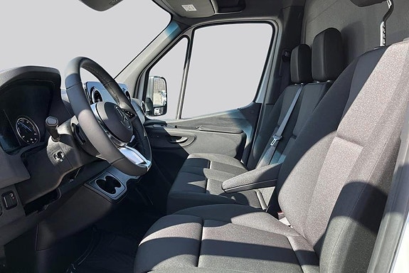 Mercedes-Benz eSprinter 420 8 of 14