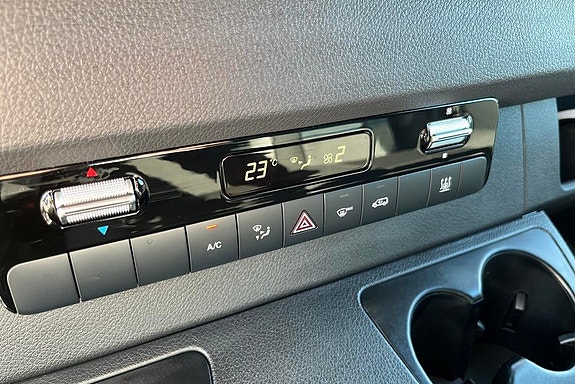 Mercedes-Benz eSprinter 420 13 of 14