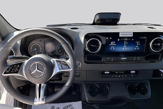 Mercedes-Benz eSprinter 420 7 of 14