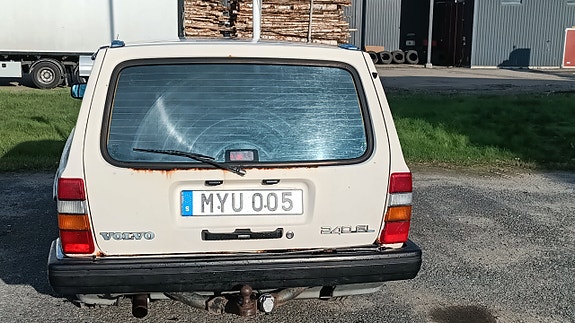 Volvo 240 5 of 5
