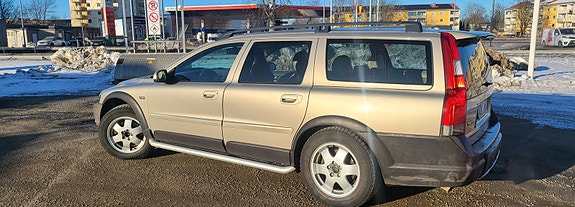 Volvo XC70 3 of 5