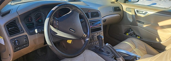 Volvo XC70 4 of 5