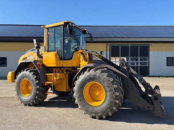 Volvo L60H med nya traktordäck, long boom