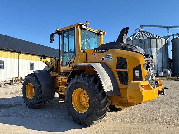 Volvo L60H med nya traktordäck, long boom 7 of 7
