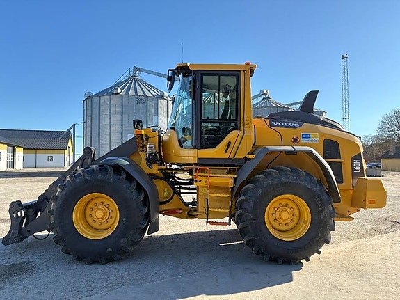 Volvo L60H med nya traktordäck, long boom 3 of 7