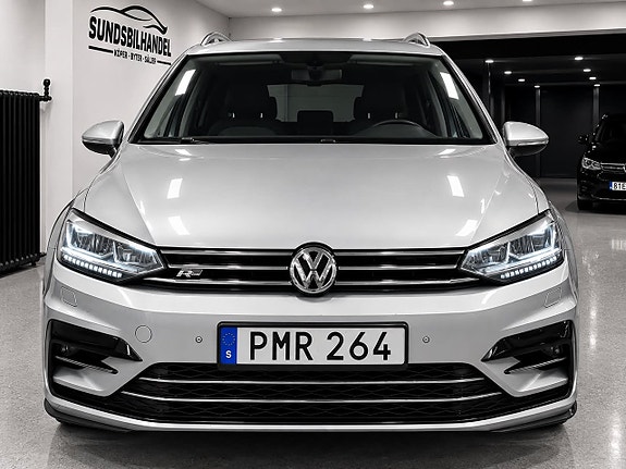 Volkswagen Touran 2 of 18