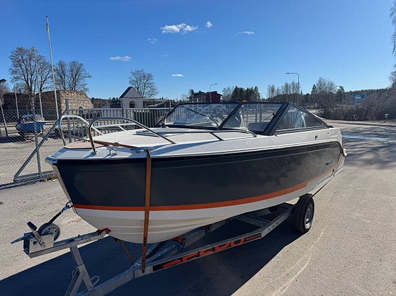 Fin Uttern D59 150hk 2021 43h - Finans & Transport