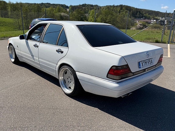Mercedes-Benz S300 3 of 5