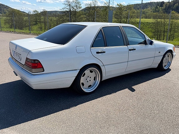 Mercedes-Benz S300 2 of 5