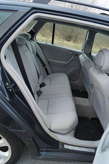 Mercedes-Benz C200 10 of 10